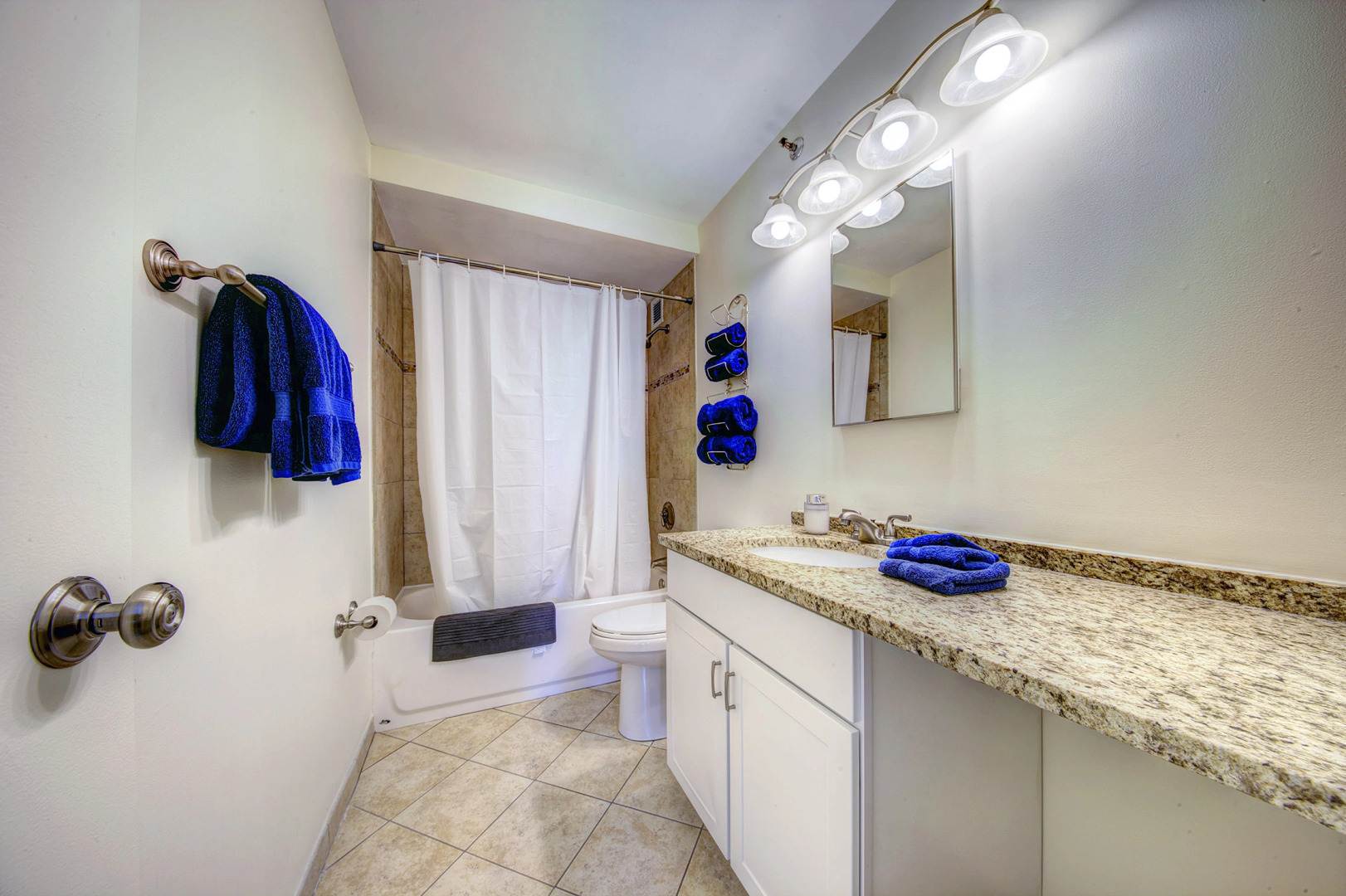 Perfect Location! Great Amenities Included!