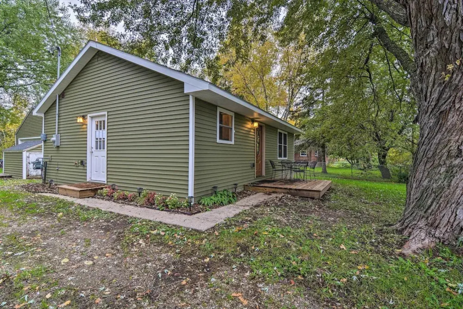 Pet-friendly Petoskey Area Cabin, Walk to River!