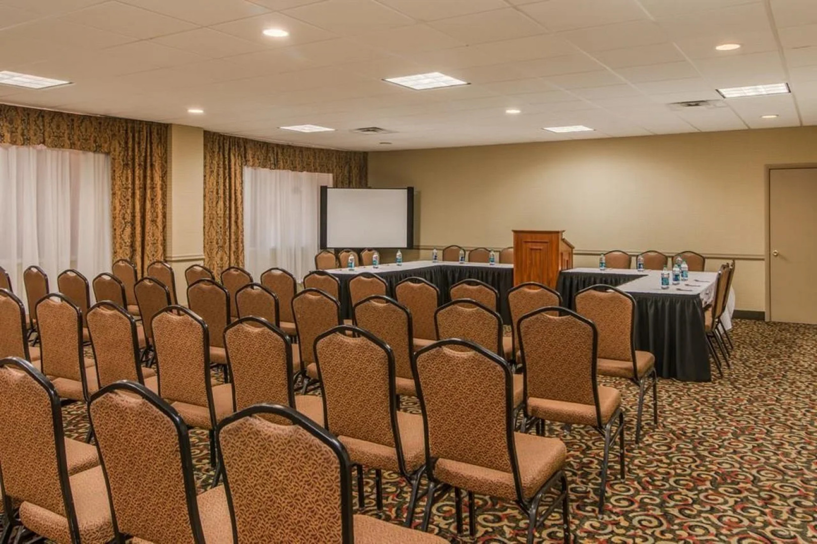 Comfort Inn & Suites Nashville Downtown – Stadium