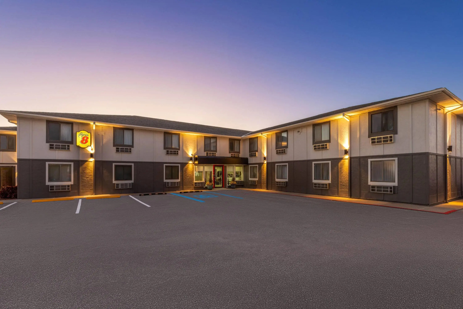 Super 8 by Wyndham Rock Port MO