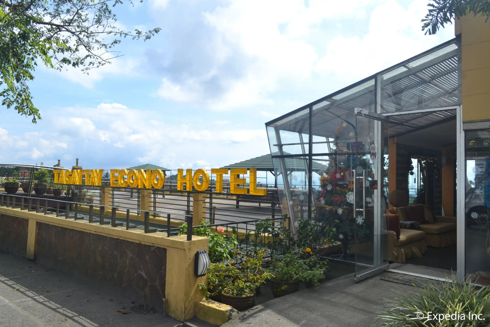 Tagaytay Econo Hotel