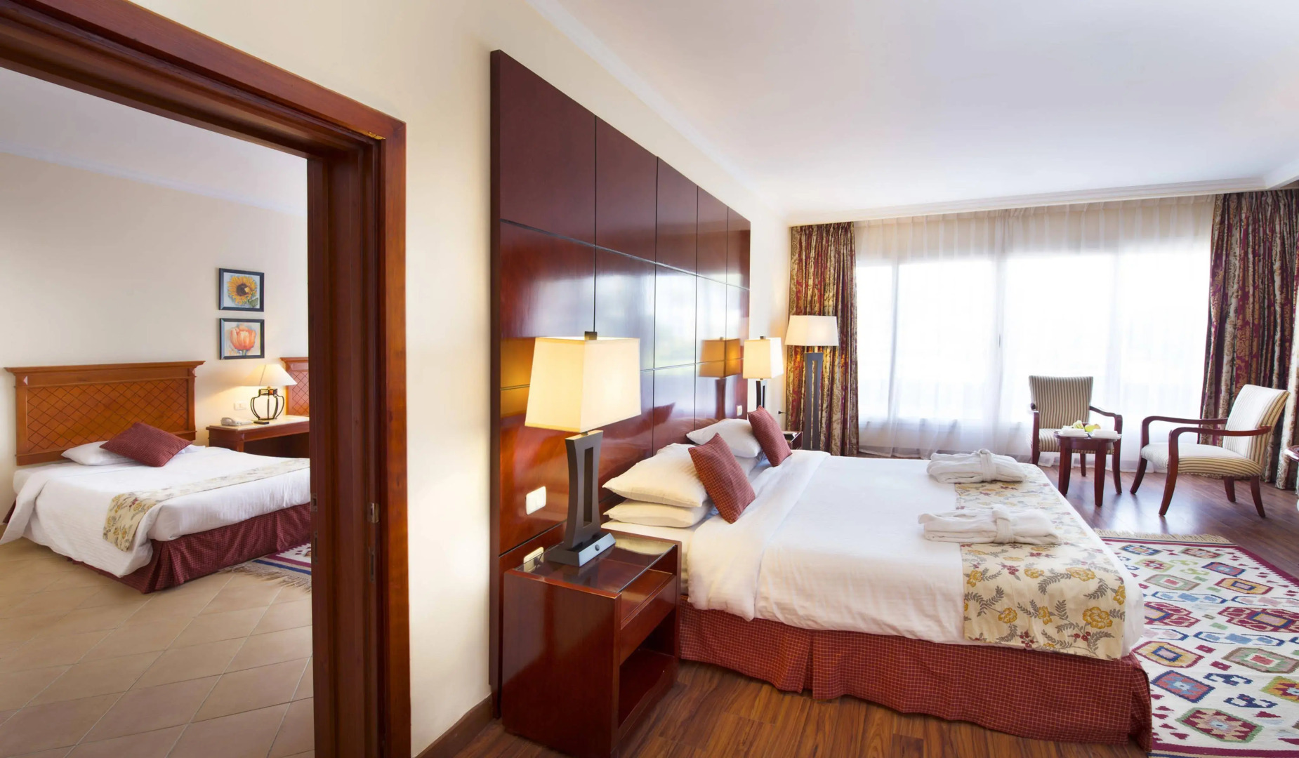 Курортный отель Amwaj Oyoun Resort & Casino