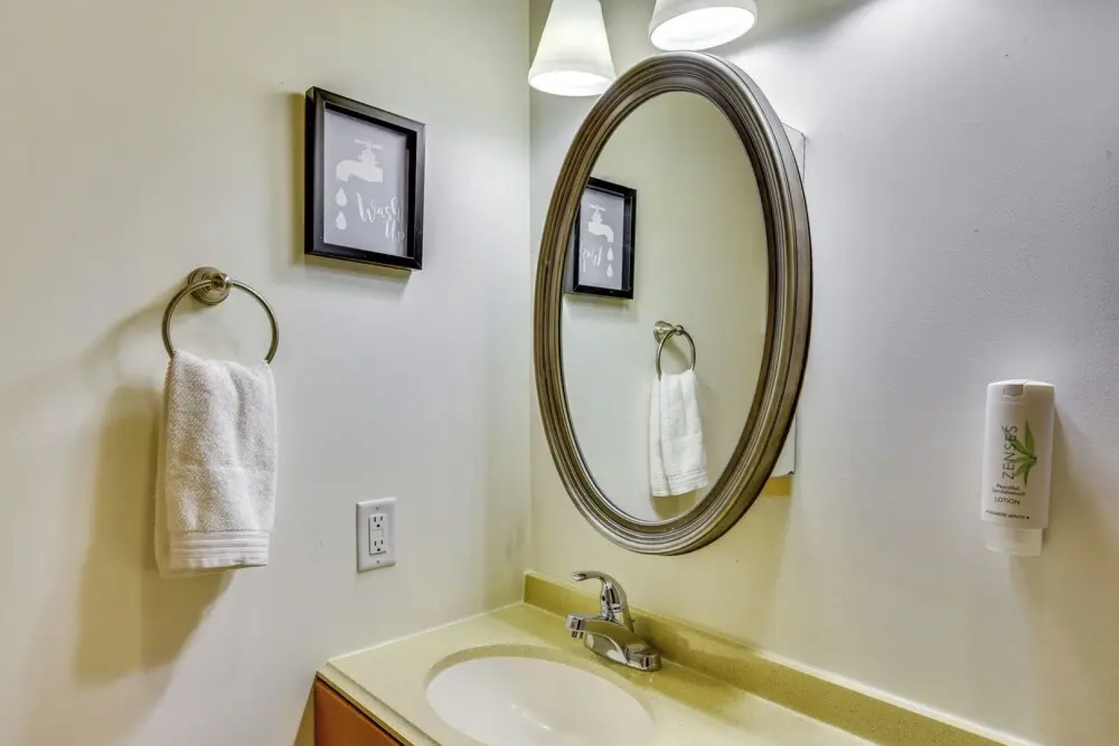 3 Mi to Warren Dunes: Sawyer Getaway w/ Fireplace!