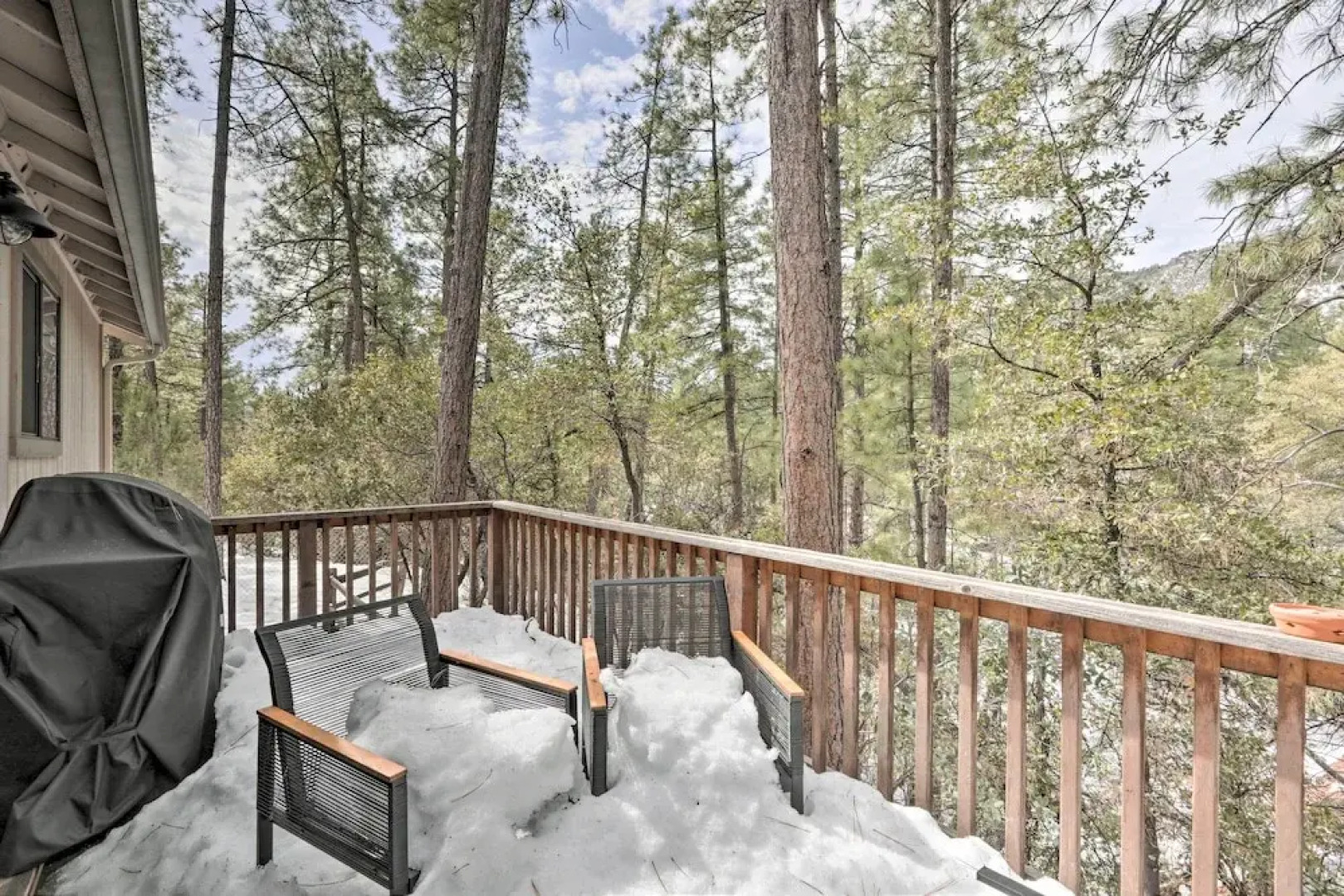 ~ 8 Mi to State Park & Trails: Pine Mountain Home