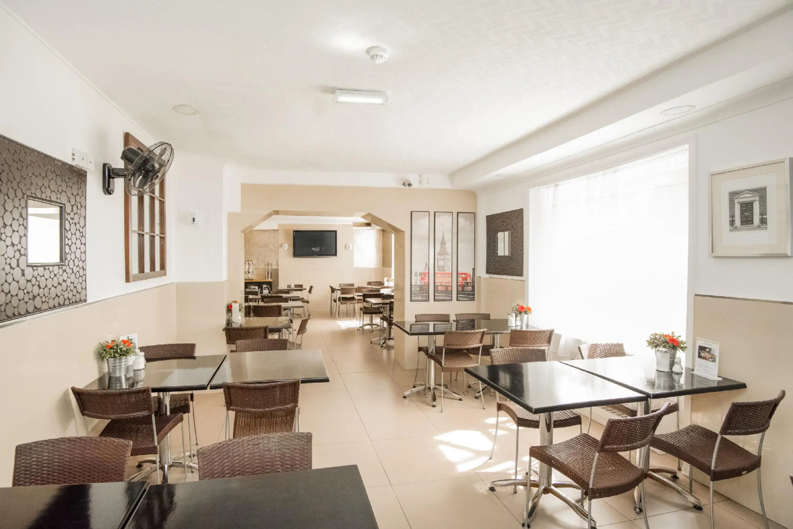 Huttons Hotel, Victoria London