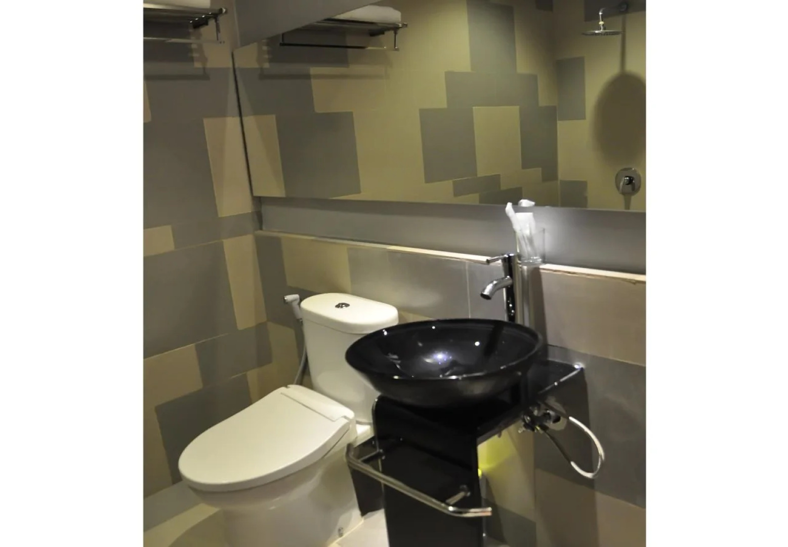 Summer Bed and Breakfast Hotel