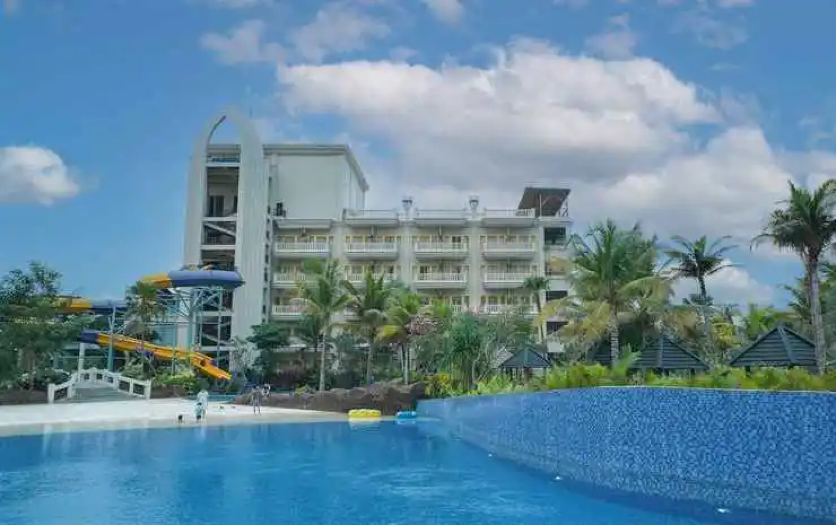 Jamboo Kingdom Hotel & Resort