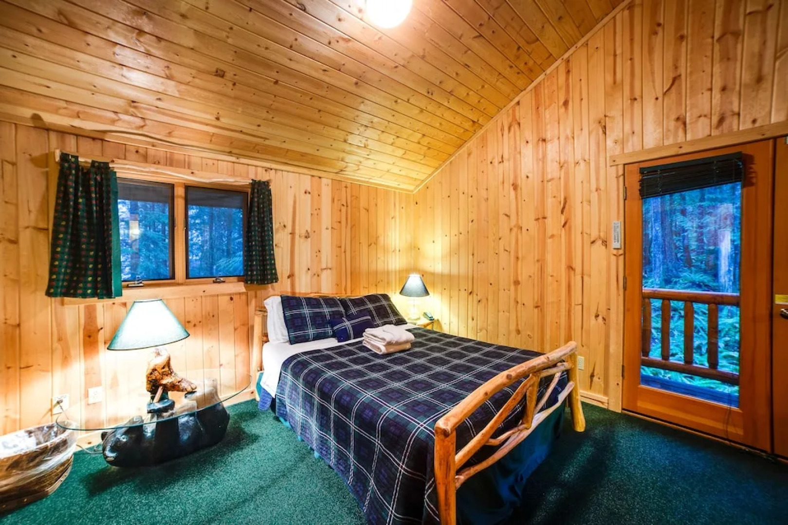 Mt. Baker Lodging Cabin 47 – Hot Tub, BBQ, Sleeps 10! by MBL