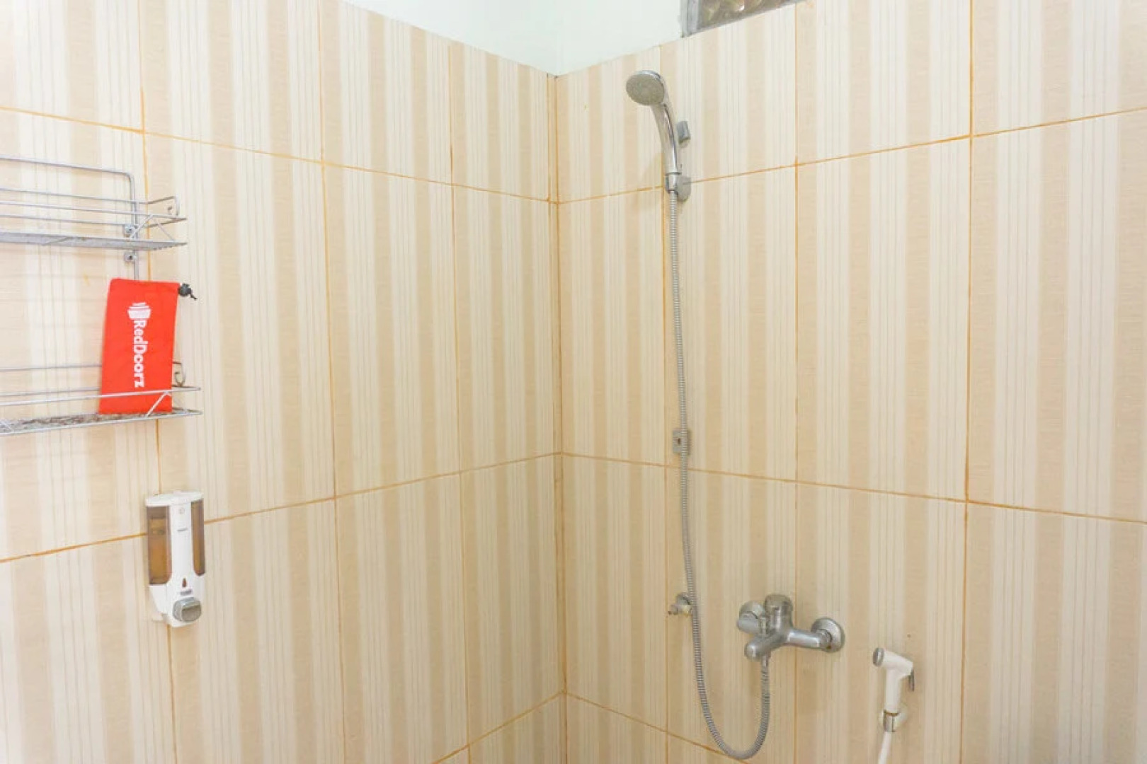 RedDoorz Syariah @ Garuda Street Sumbawa