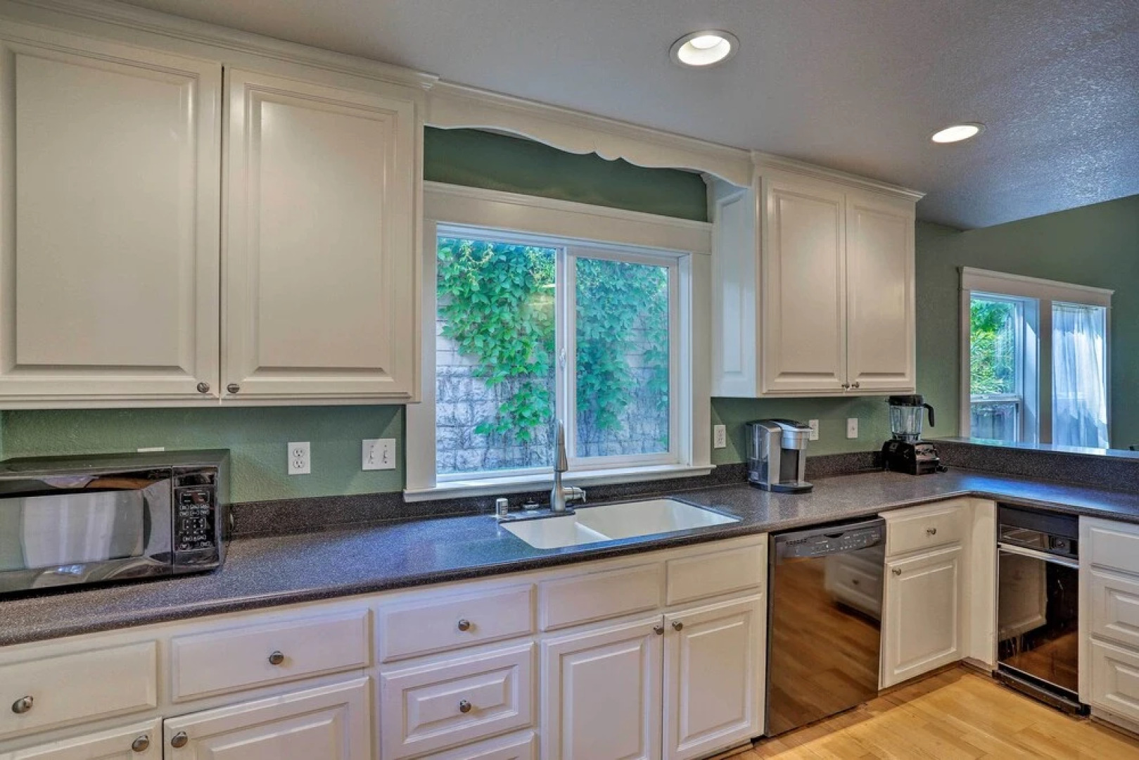 Spacious Downtown Chico Home ~ Half Mile to Csu!