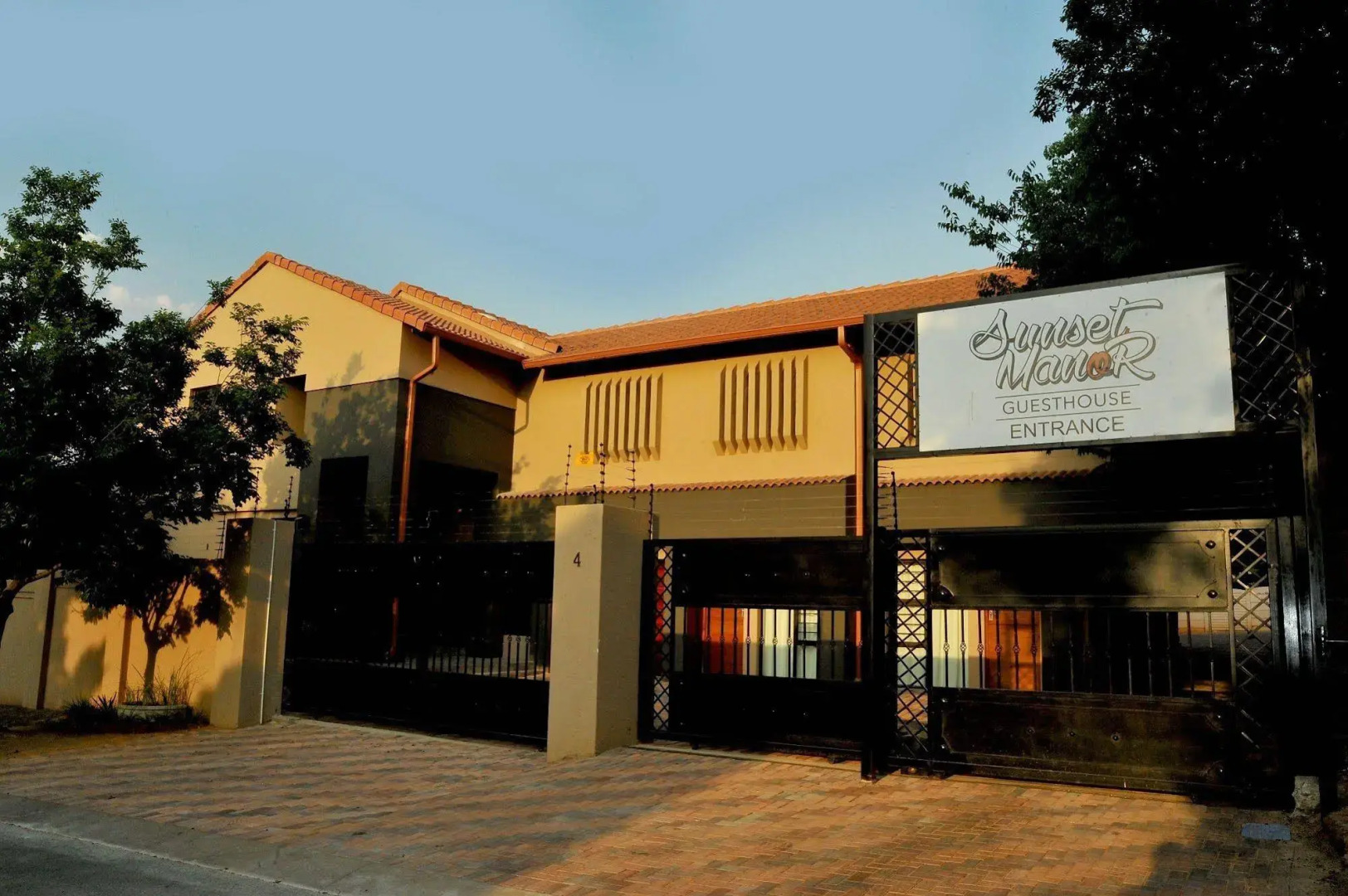 Sunset Manor Guest House