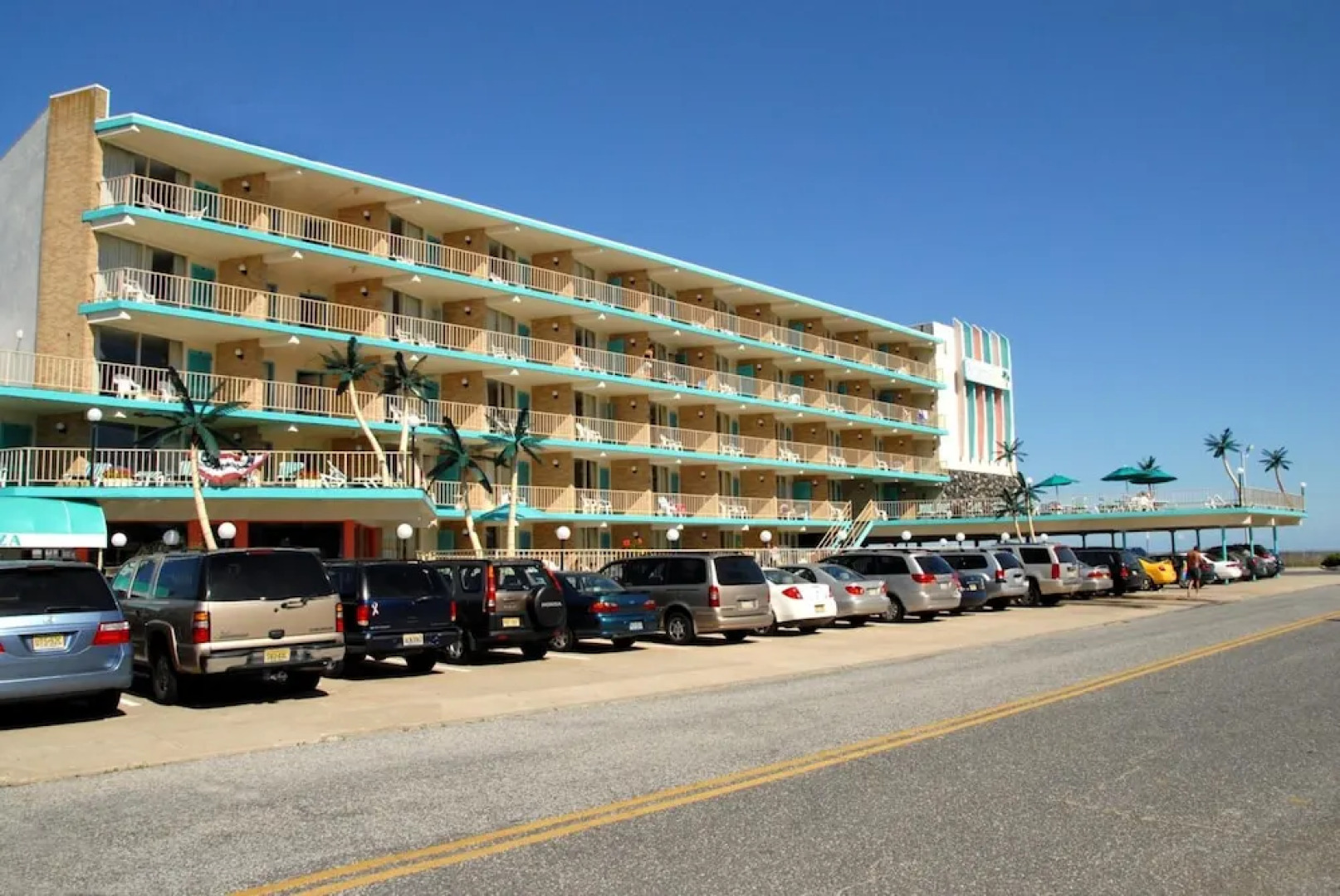 Bristol Plaza Resort Motel