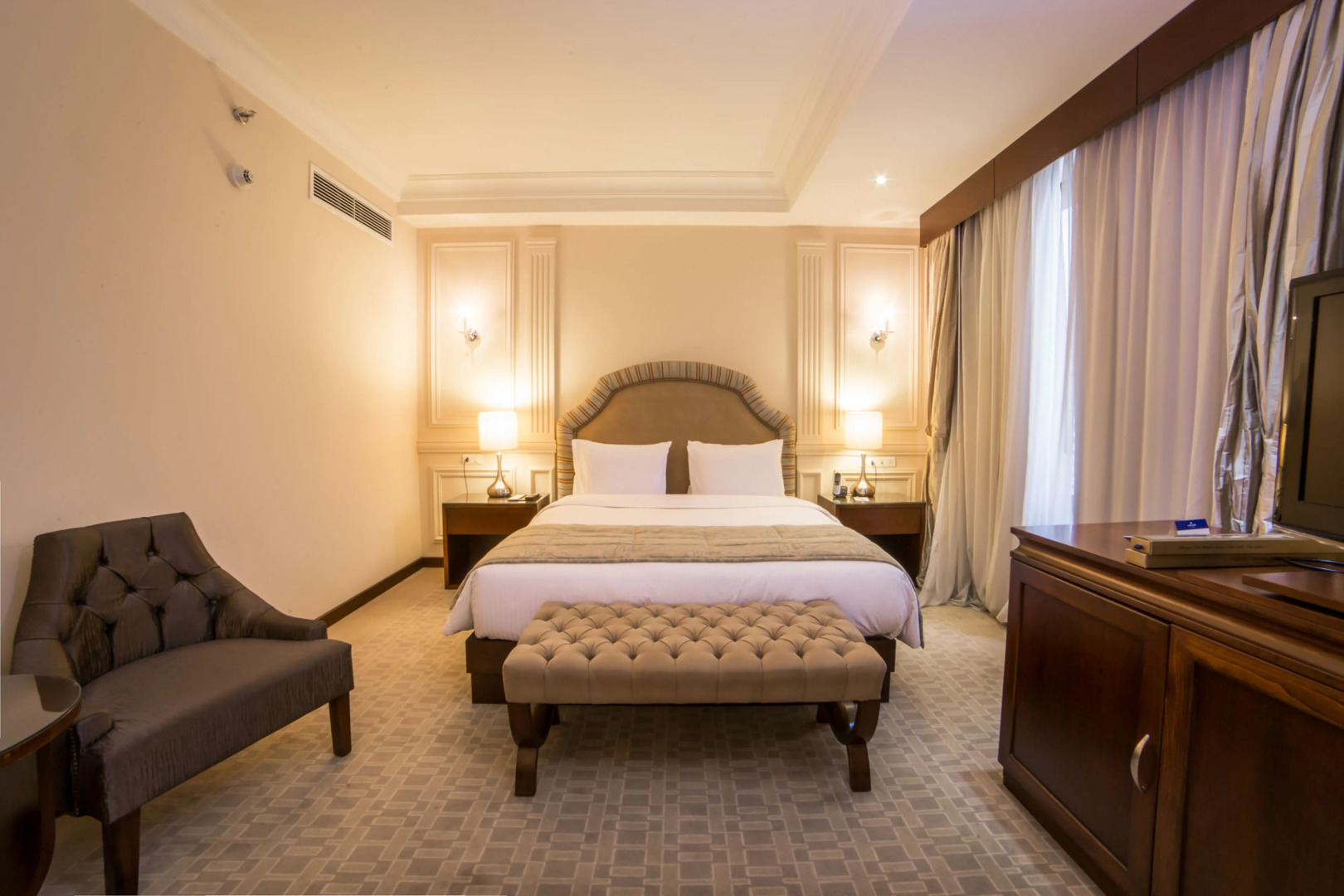 Golden Tulip Galleria Hotel