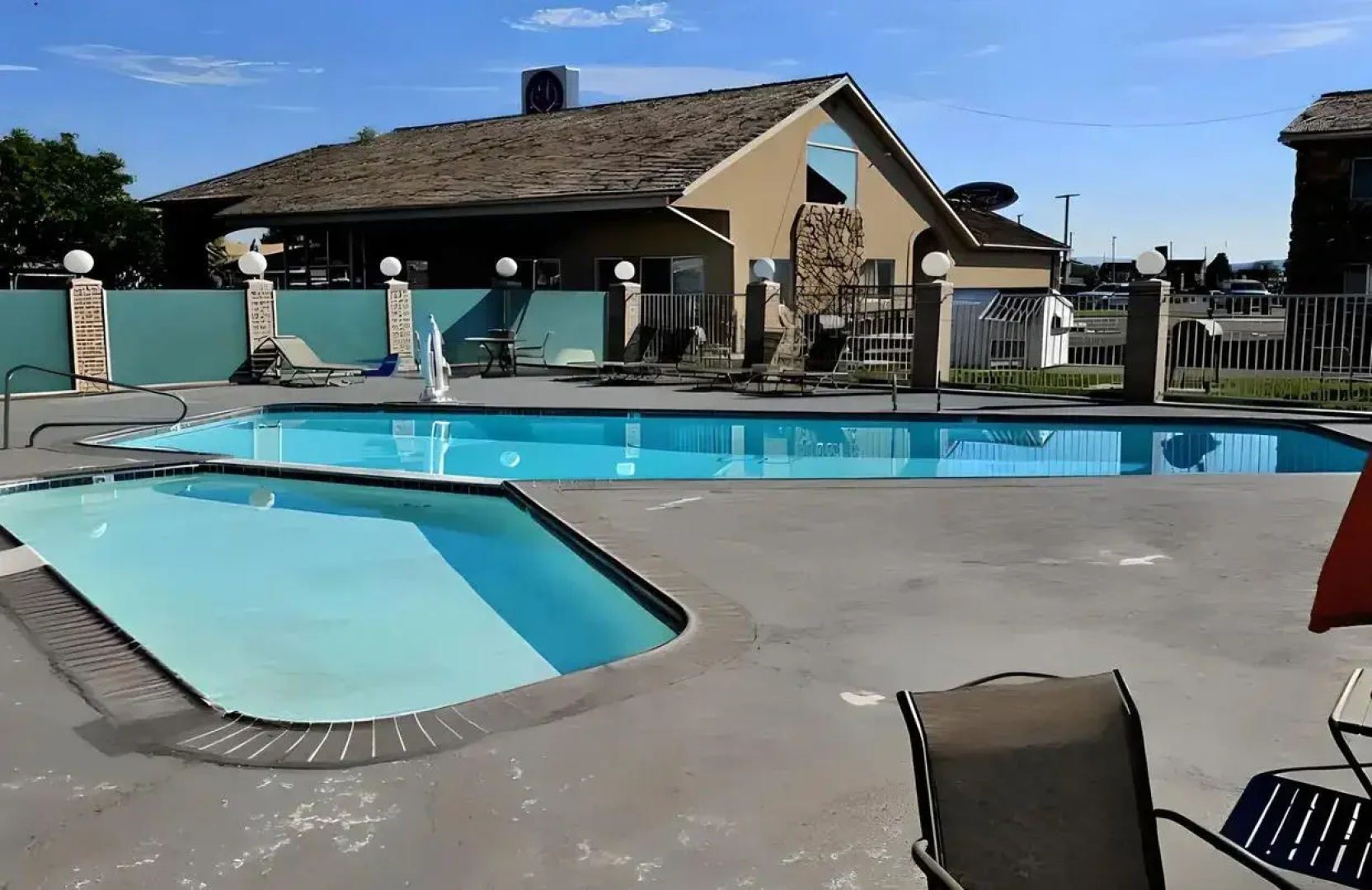 Econo Lodge Inn & Suites Vernal near Dinosaur Monument