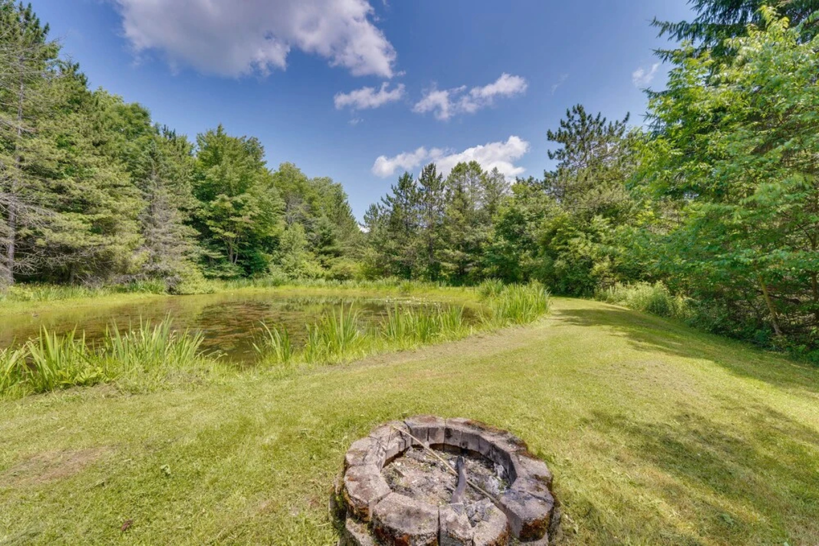 Cozy Ellicottville Cabin w/ Water Views - Near Ski