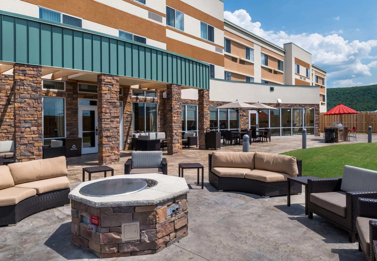 Courtyard by Marriott Elmira Horseheads