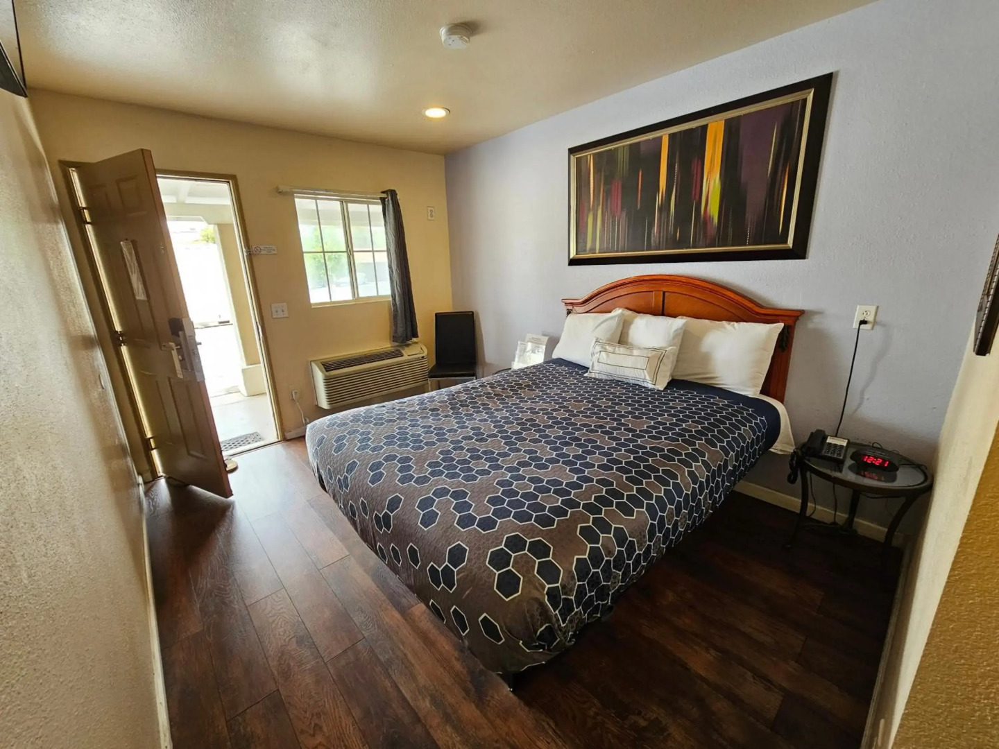 California Suites Motel