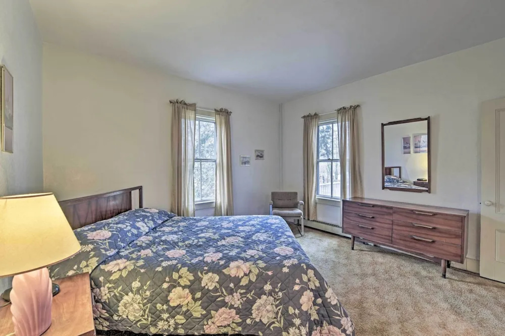 Easy Access to Beaches: Vineyard Haven House