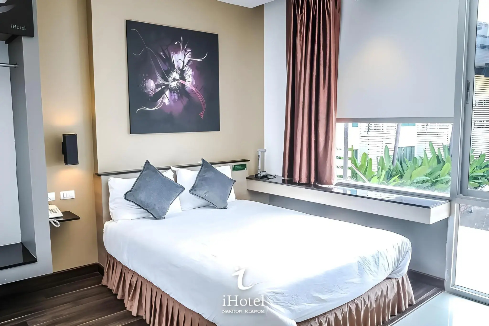I Hotel