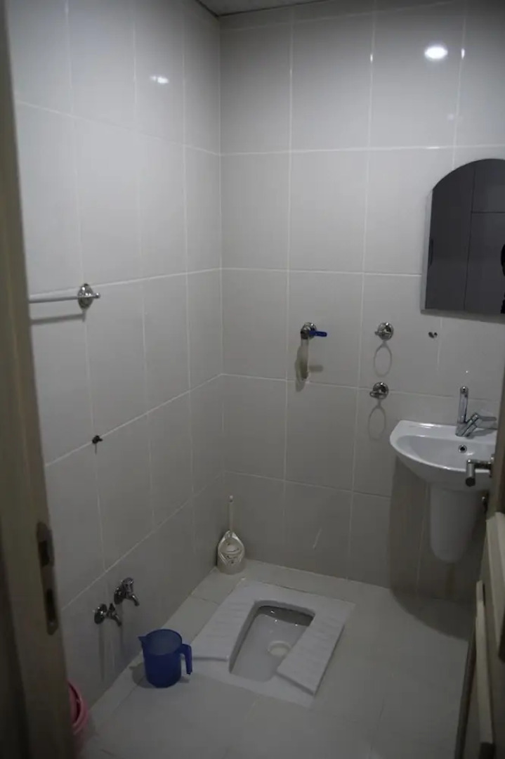 Seckin Apart - Caters to Adult Women