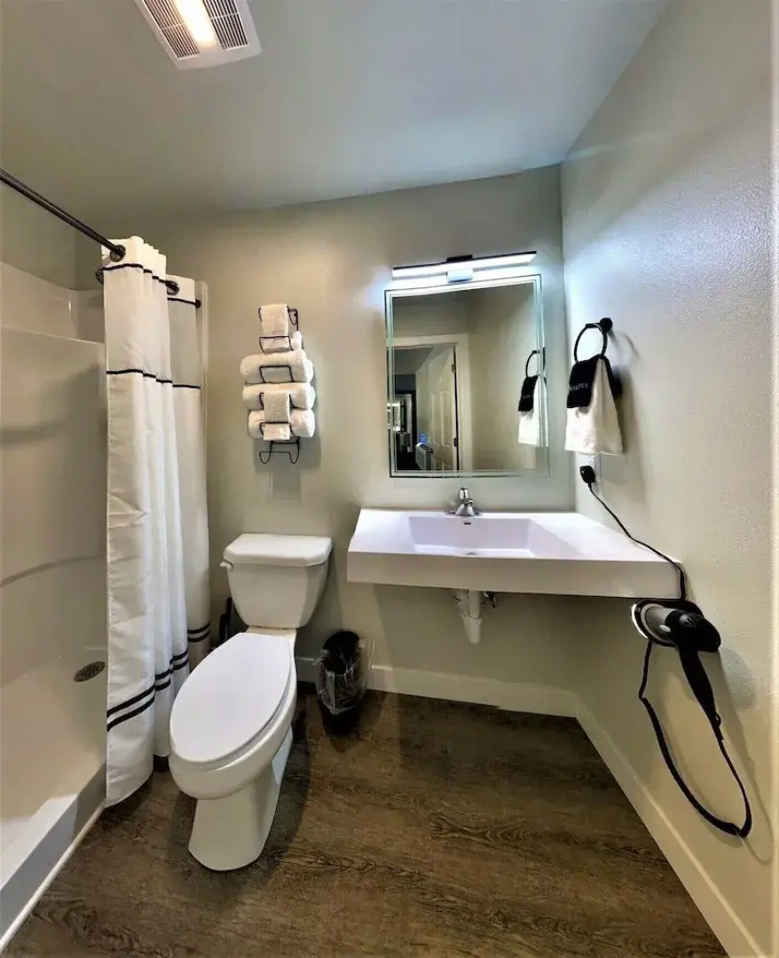 Edge-O-Dells Resort - 21 and Older