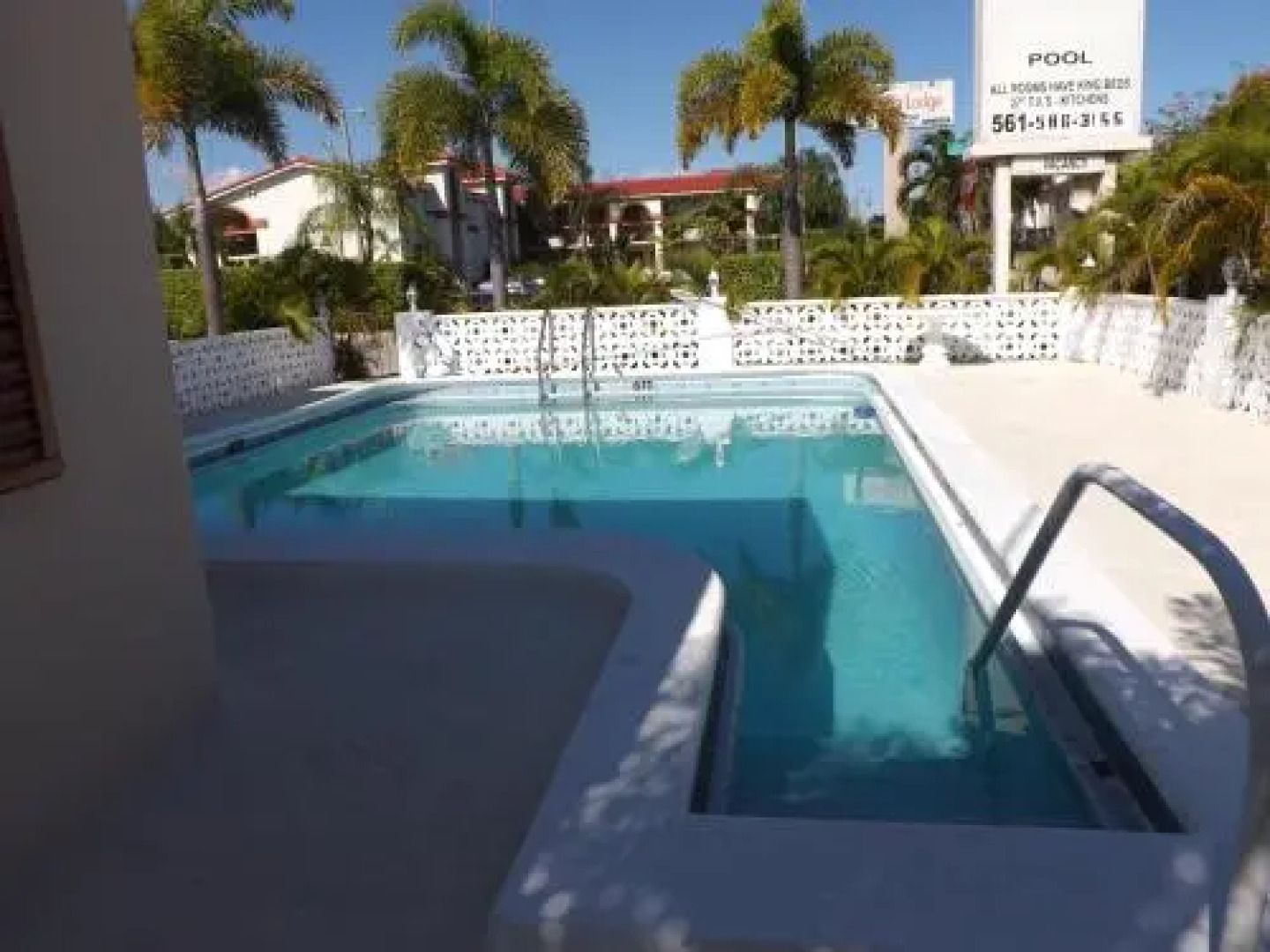 Eamon James Apartments