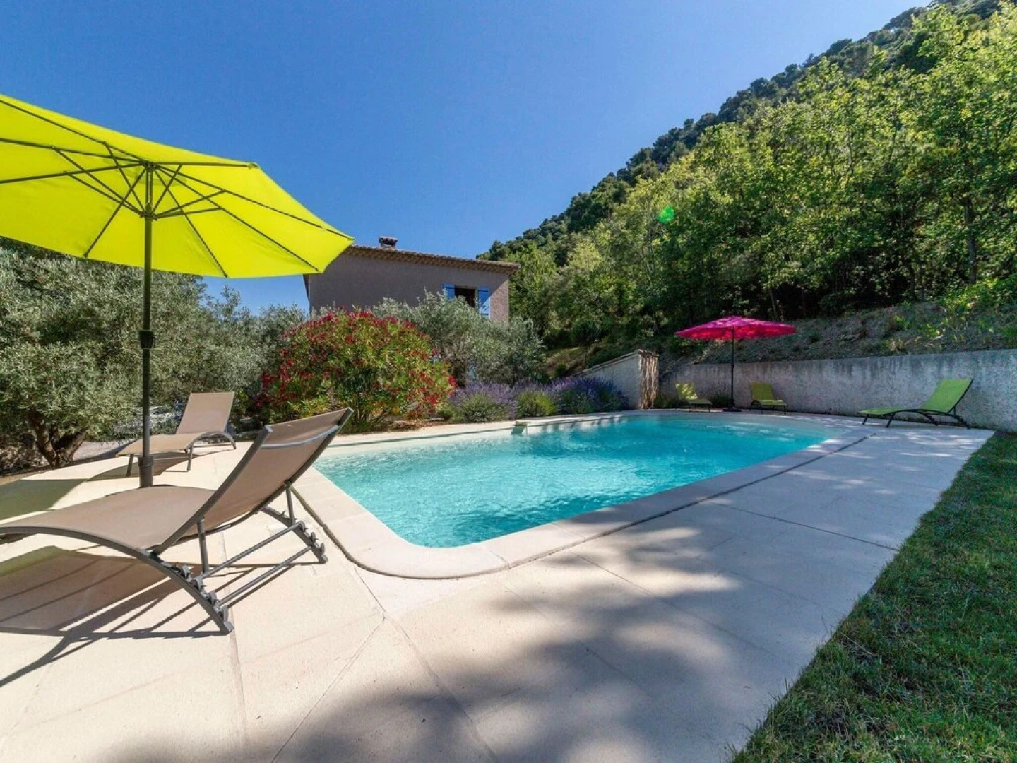 Alluring Holiday Home in Seguret With Private Swimming Pool