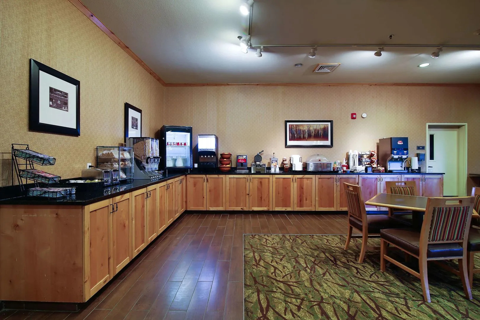Hawthorn Extended Stay by Wyndham Minot