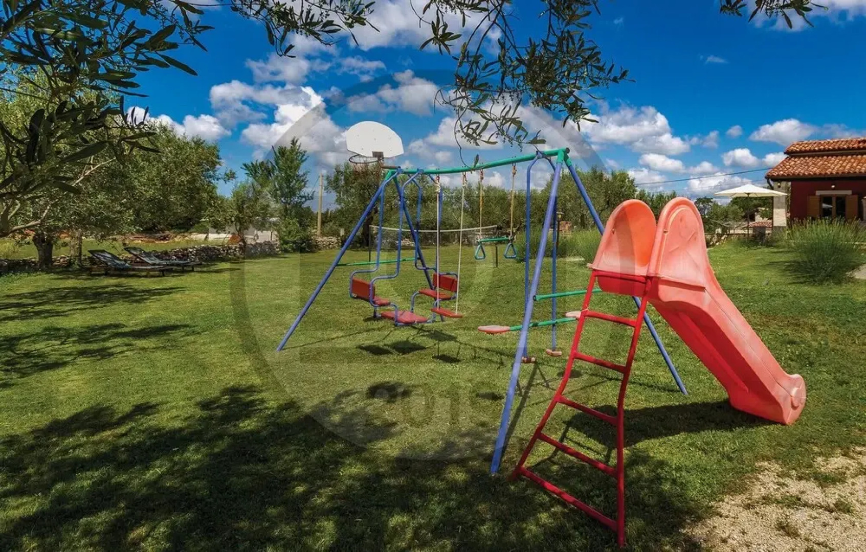 Beautiful Home in Pridraga With Wifi and 5 Bedrooms