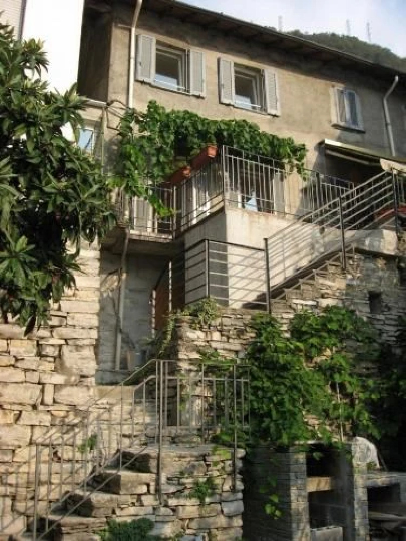 Moltrasio Casa DellUva