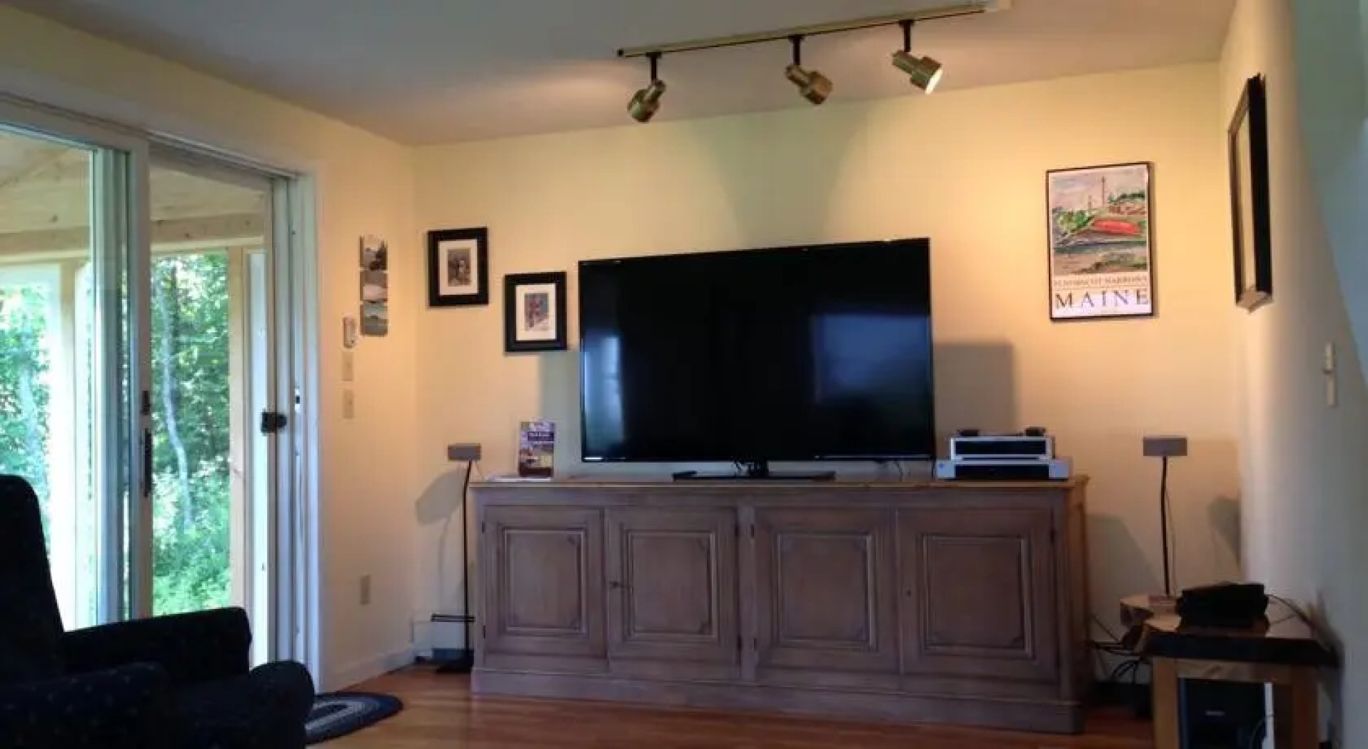 Fort Point Cove Cottage