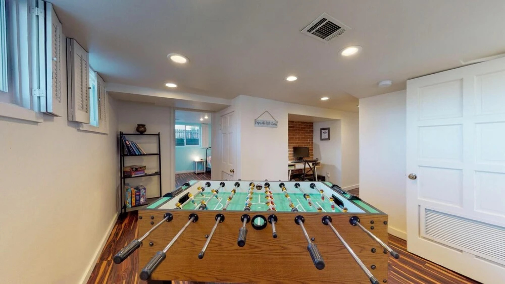 Mulberry Place: A Charming Cottage Near Old Town!