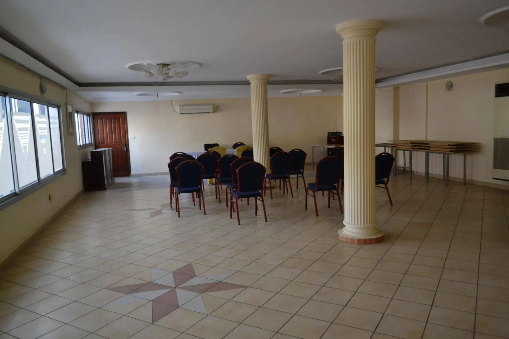 Peninsula Plaza Hotel