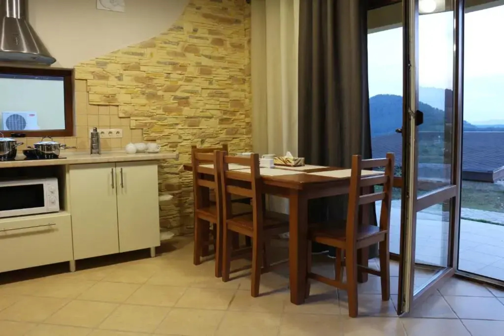 West Wood ApartHotel