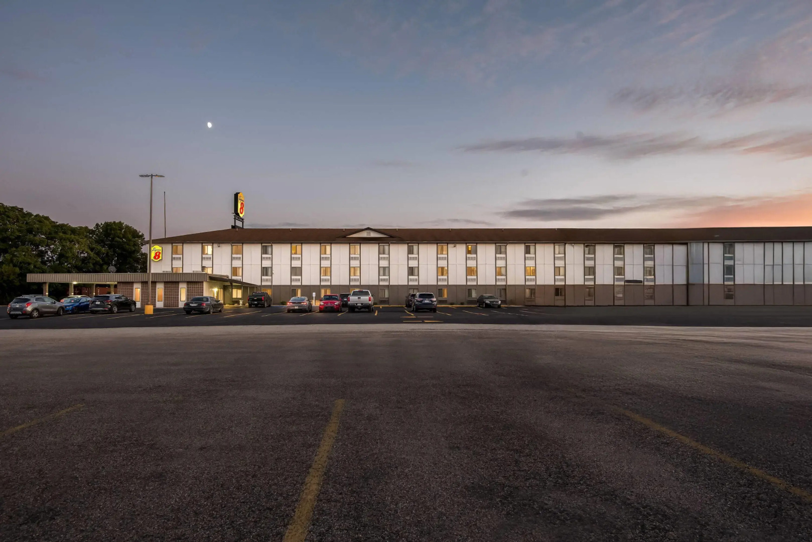 Super 8 by Wyndham Terre Haute