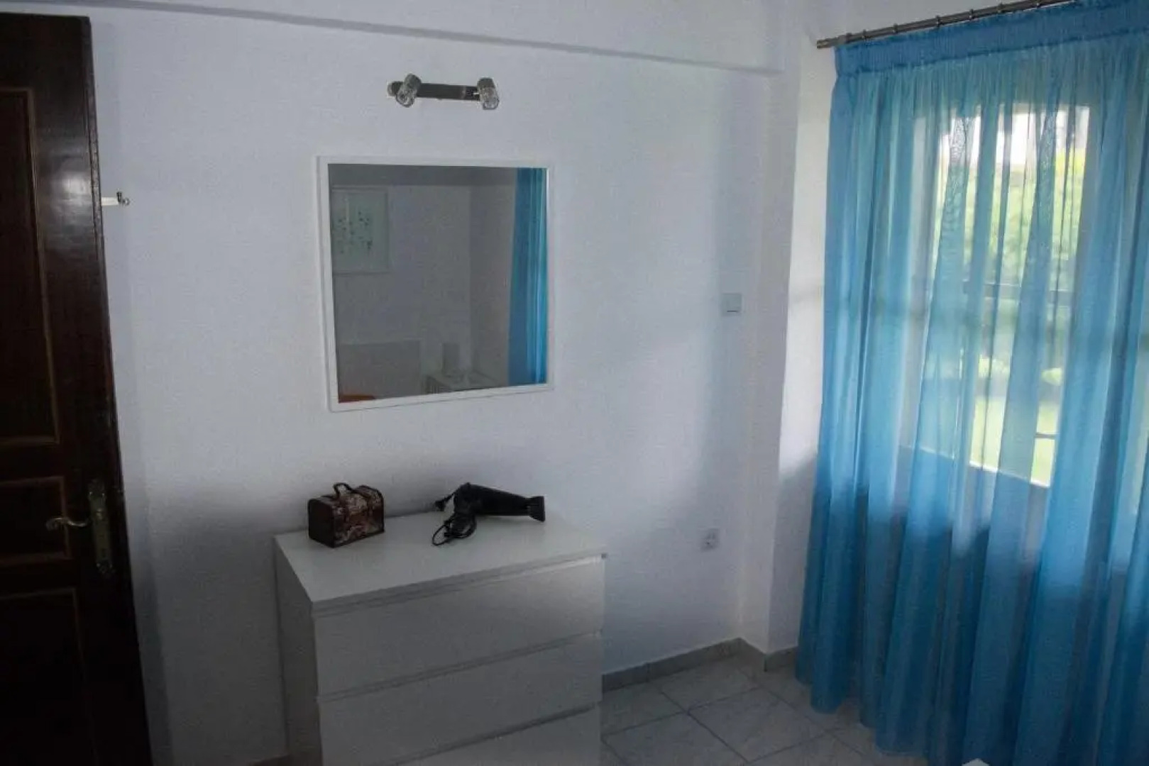 "The red kitchen" family house at kalyves