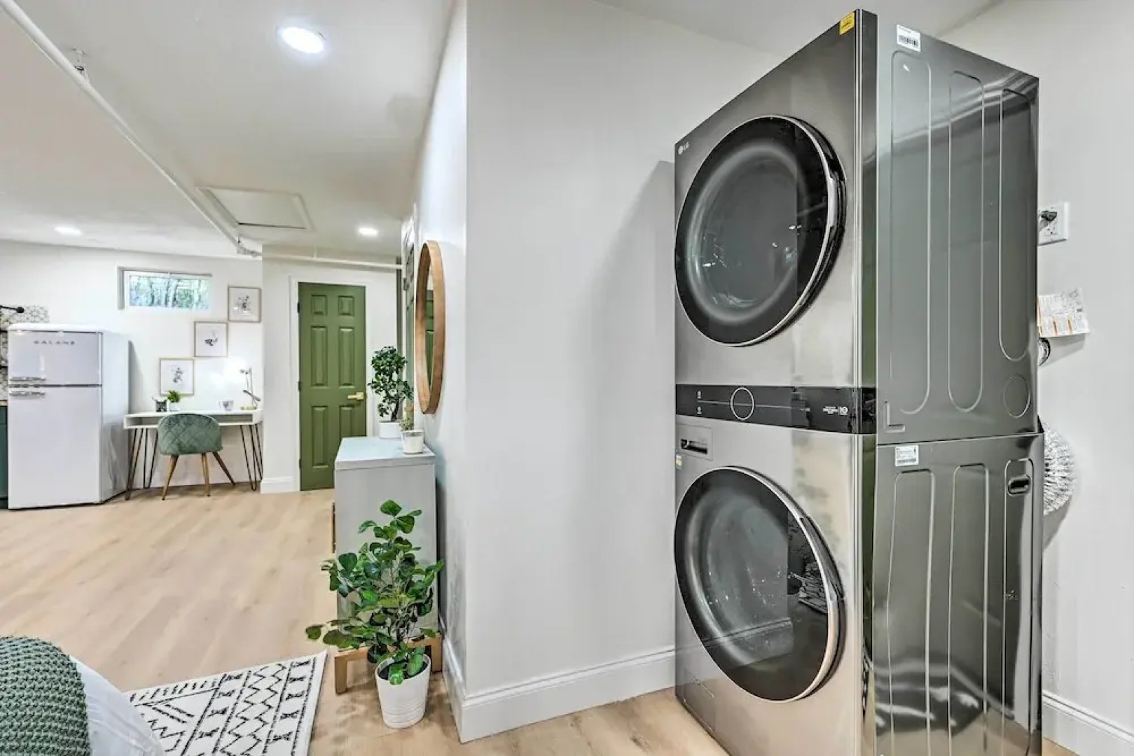 Luxe Brandon Oasis w/ Private Pool & Hot Tub!