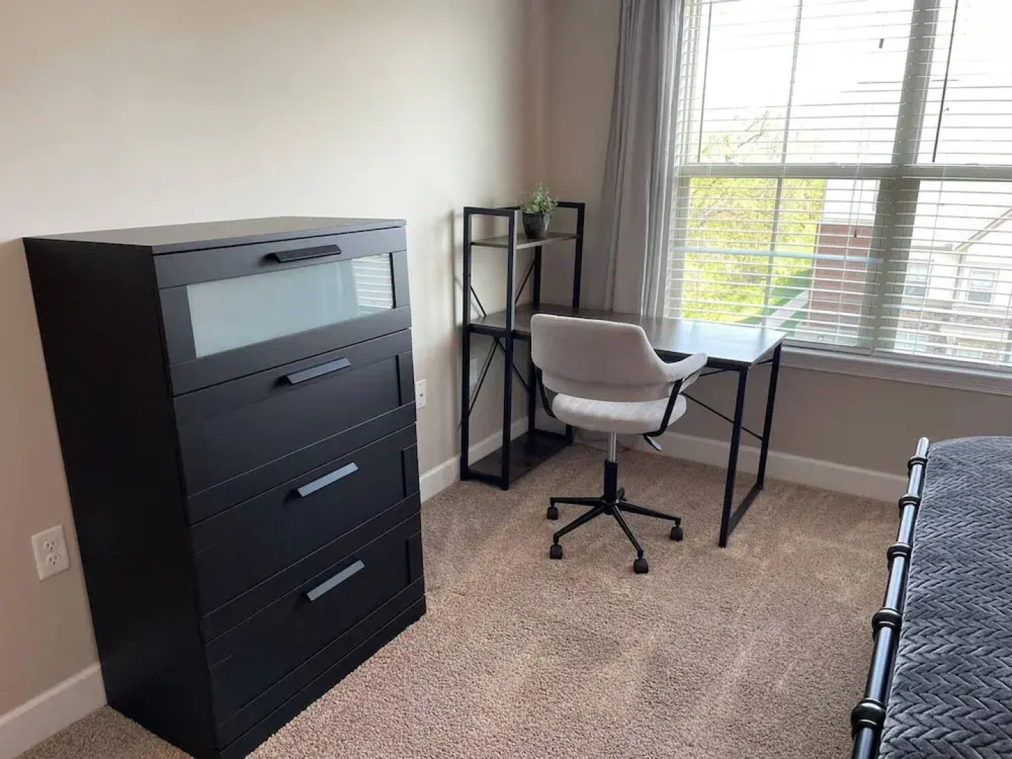 Peaceful Polaris Penthouse 2BR W D Balcony