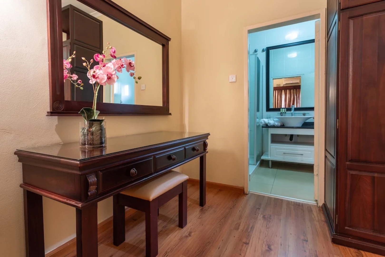 Fallsway Apartments Burley Court