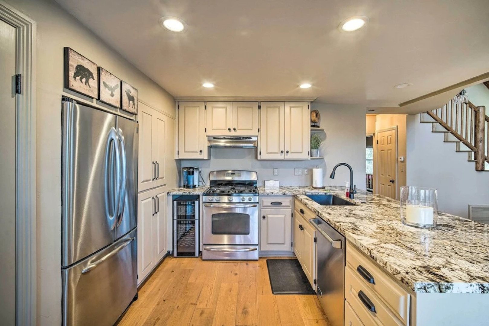 Lake Arrowhead Cabin w/ Balcony, Near Trails