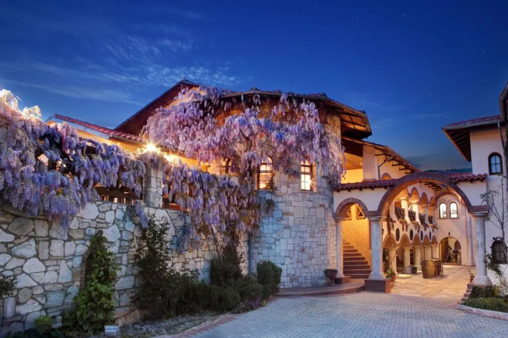 Vinifera Vineyards Hotel