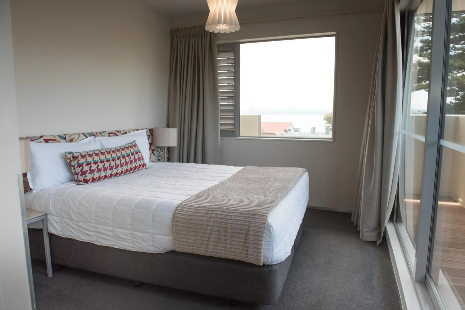 Navigate Seaside Hotel