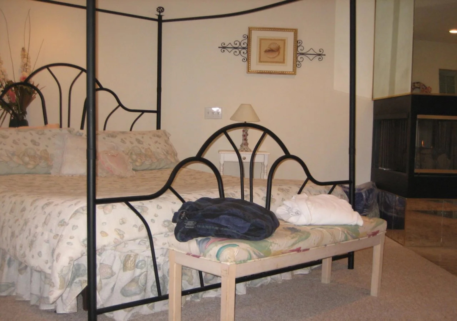 Economy Inn & Suites