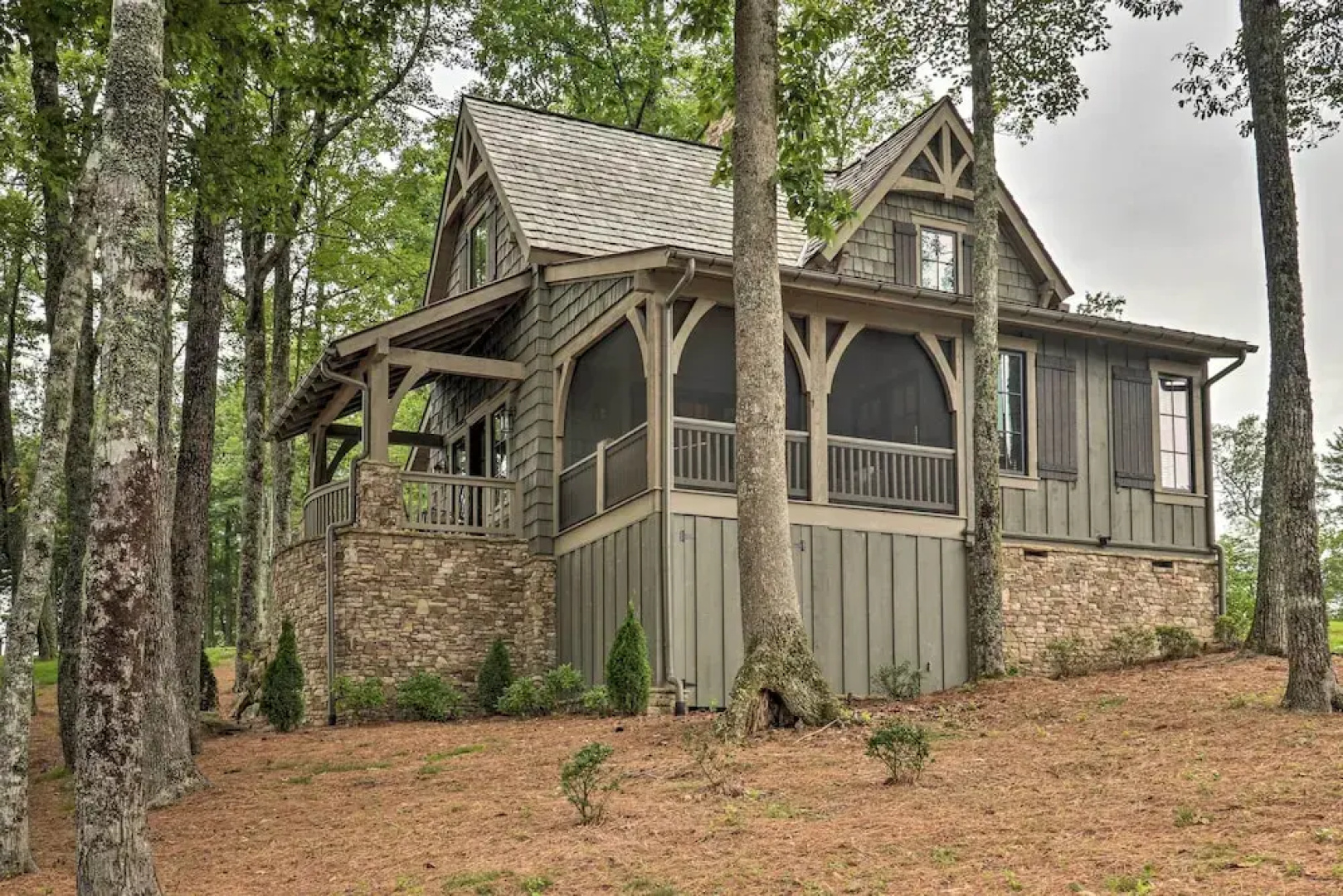 Serene Mountain Retreat! Rural Glenville Craftsman