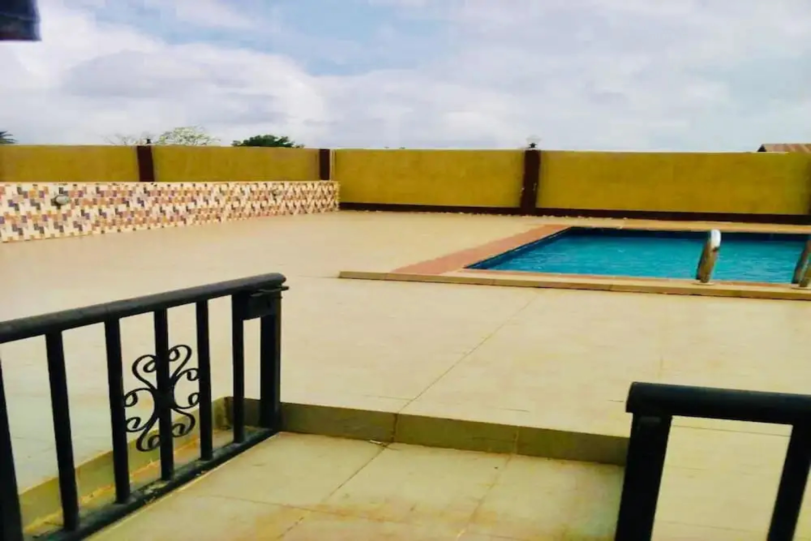 Momak 4 Hotel & Suites