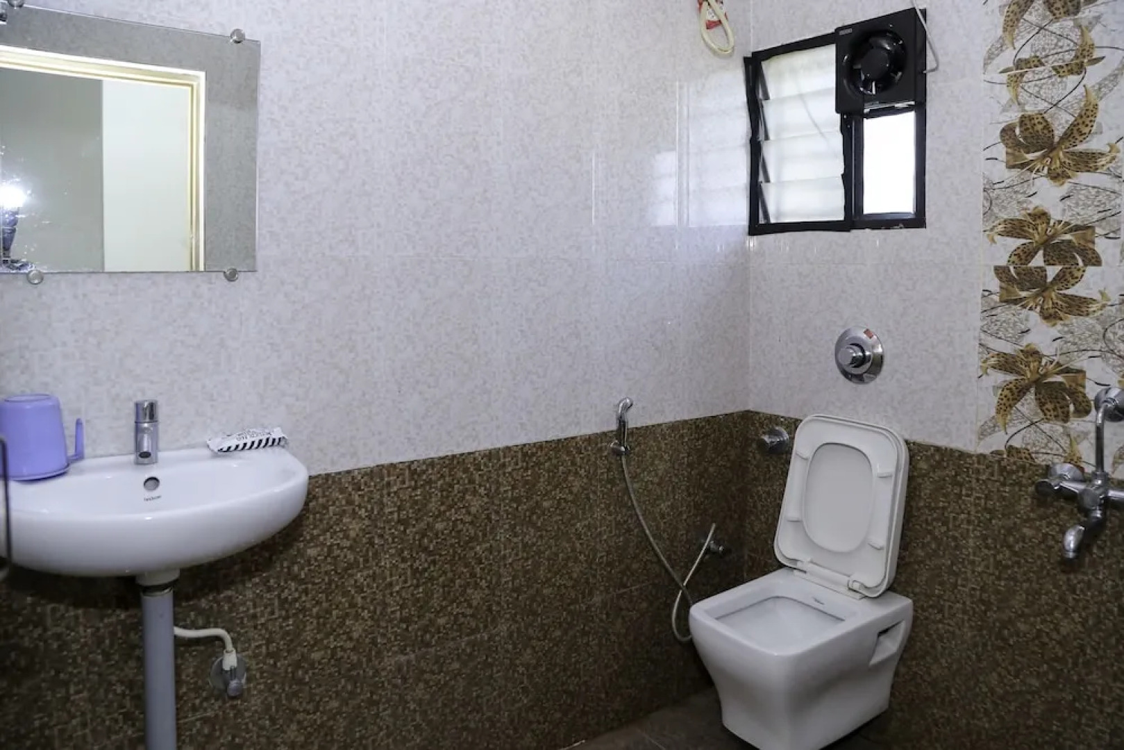 OYO 24265 Hotel Nagu Palace