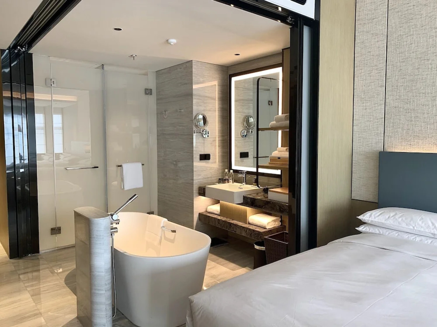 Xuzhou Marriott Hotel Lakeview