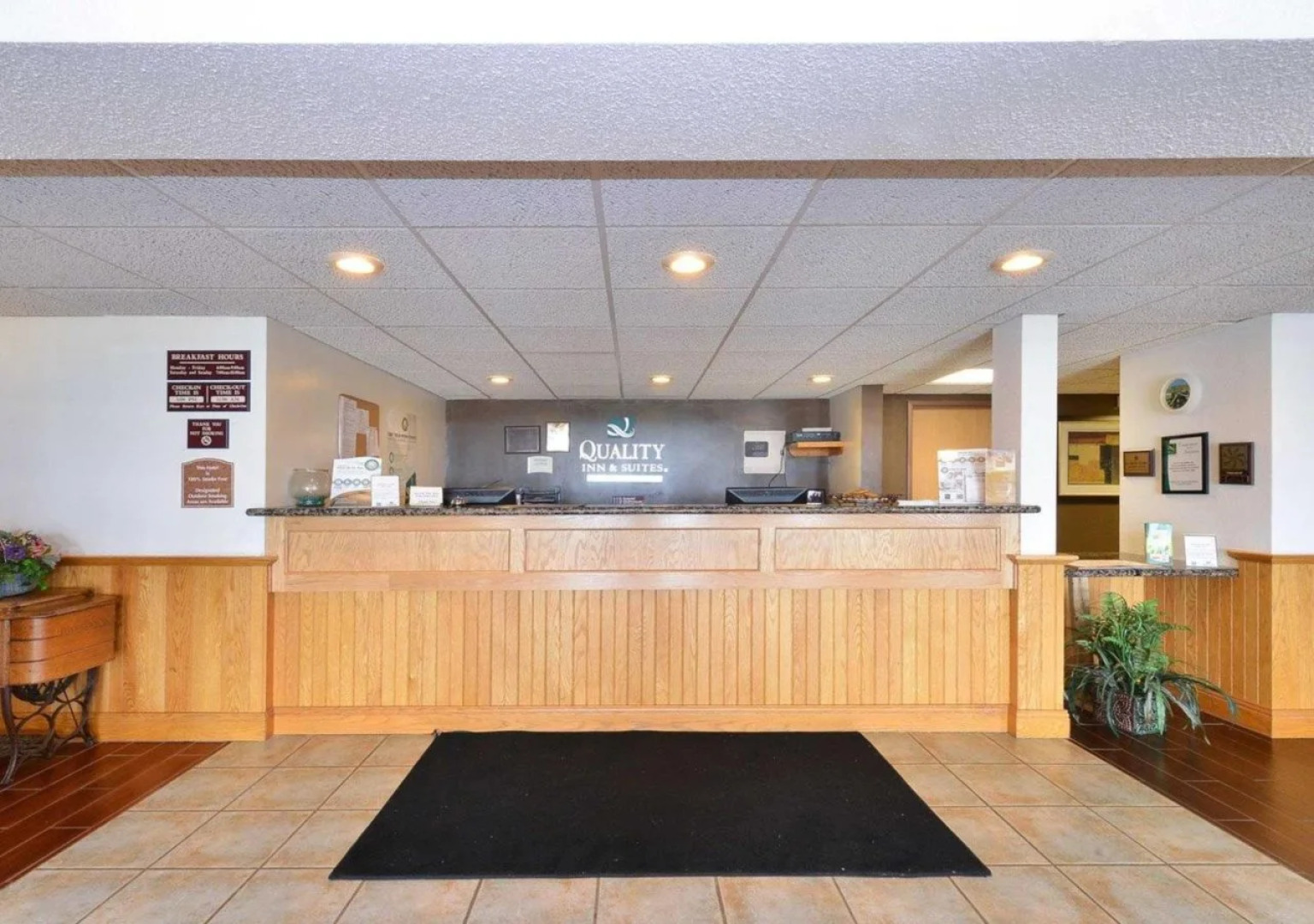 American Inn and Suites