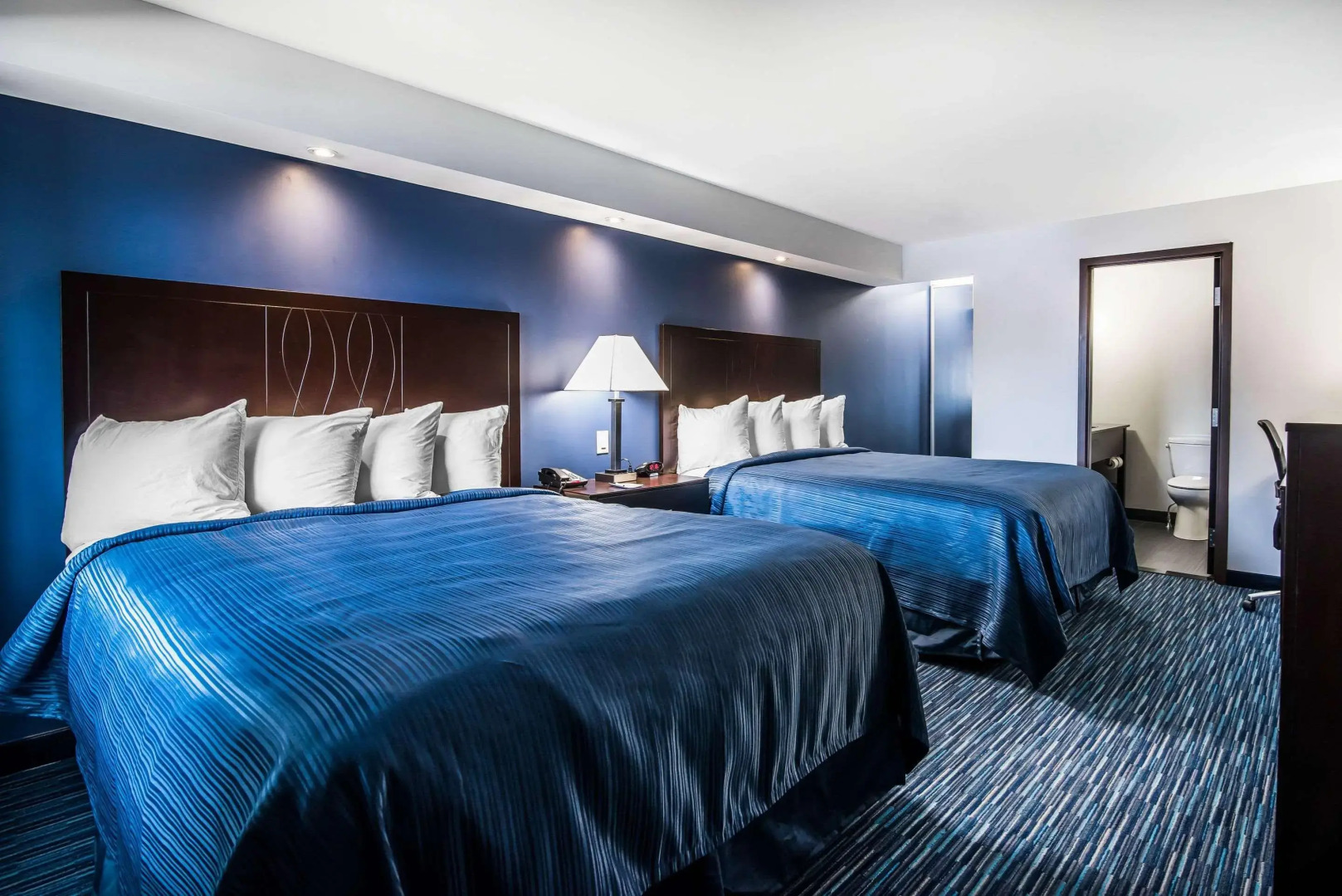 Clarion Pointe Downtown