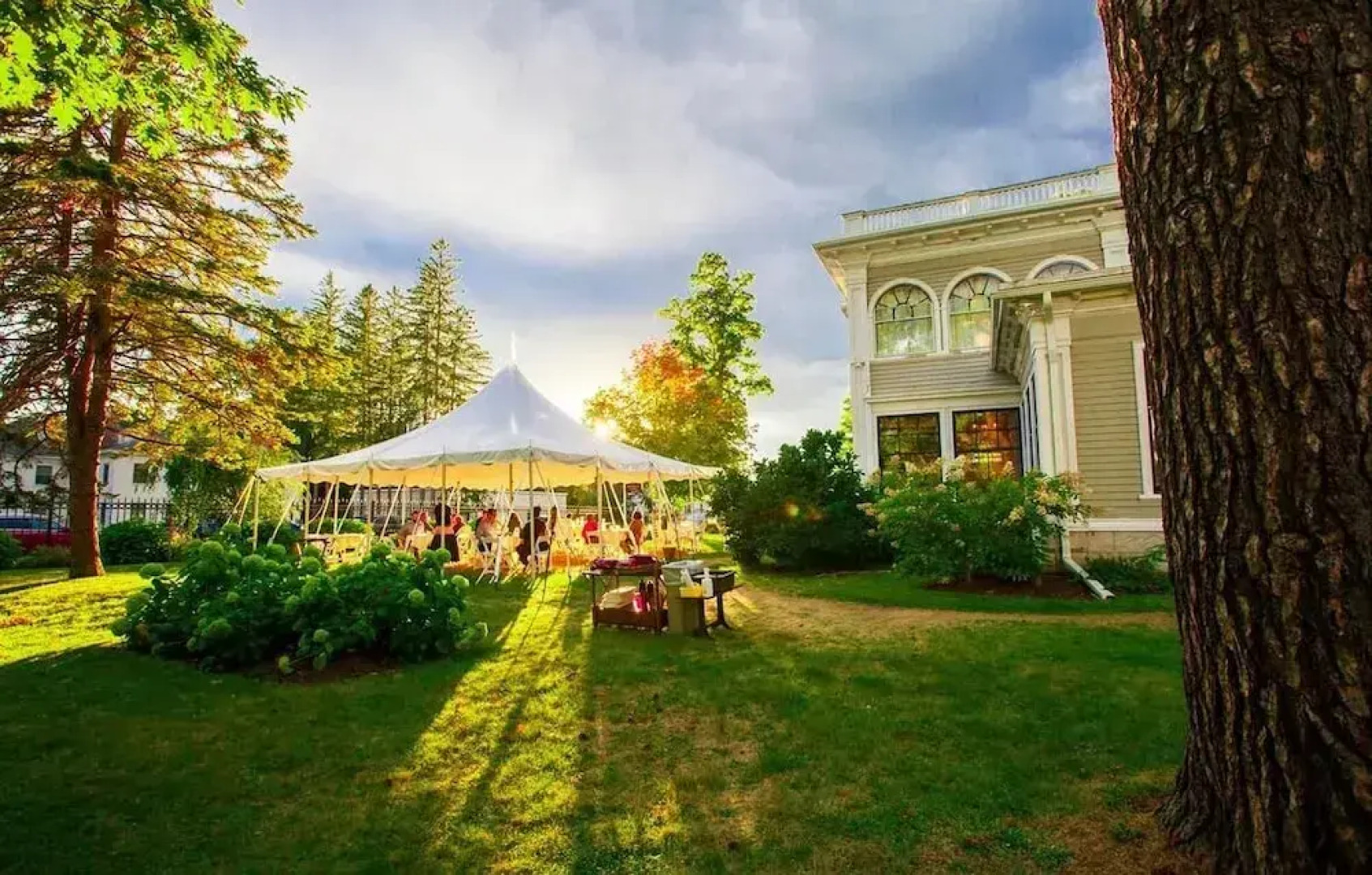 Gateways Inn & Restaurant